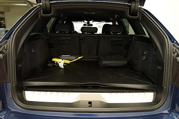 BMW 530e 8 of 17