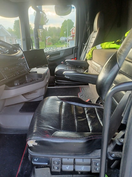 Scania R650 6X4 + Loglift 118S 3 of 6