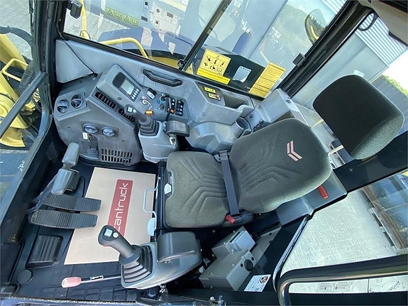 Yanmar VIO80-1A 3 of 12