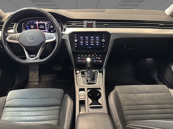 Volkswagen Passat 7 of 21