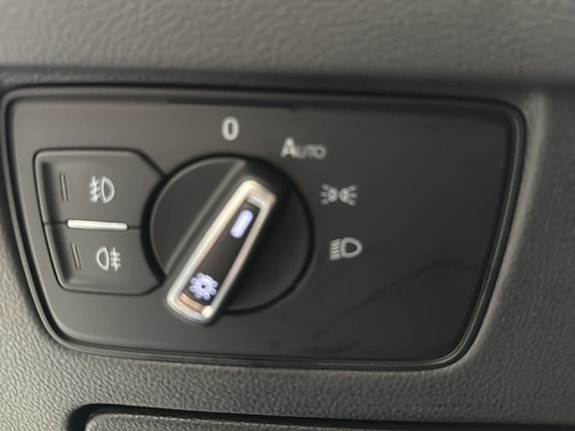 Volkswagen Passat 19 of 21