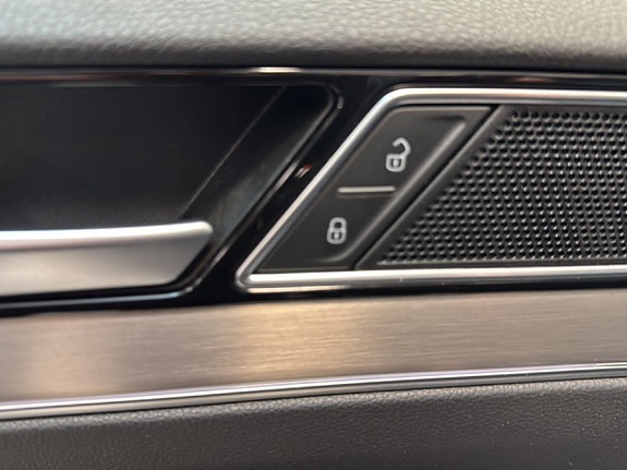 Volkswagen Passat 16 of 21