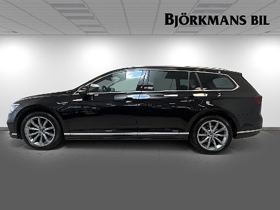 Volkswagen Passat 4 of 21