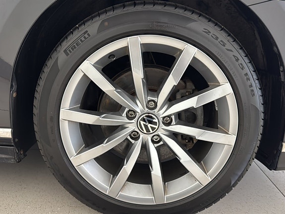 Volkswagen Passat 15 of 21