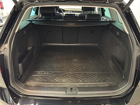Volkswagen Passat 14 of 21