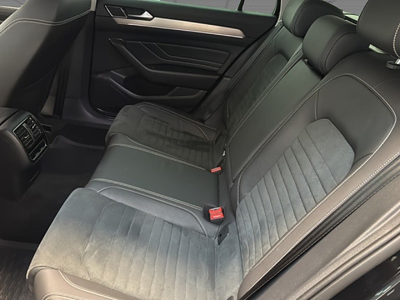 Volkswagen Passat 9 of 21