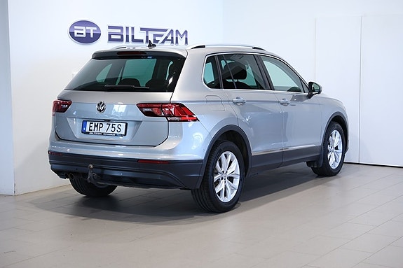 Volkswagen Tiguan 2 of 5