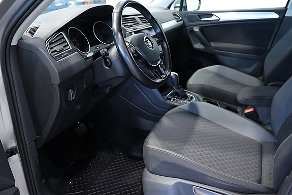 Volkswagen Tiguan 5 of 5
