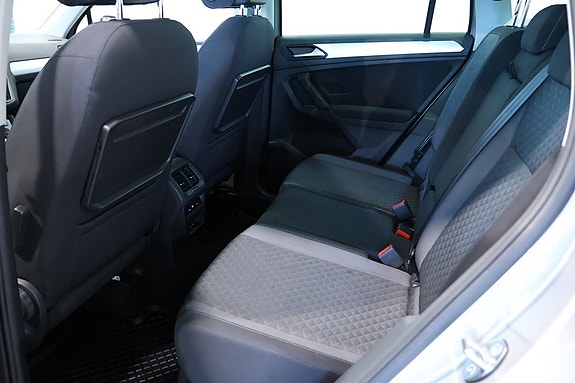 Volkswagen Tiguan 8 of 15
