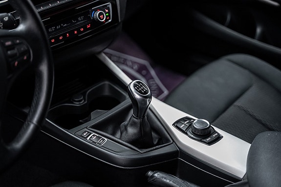BMW 118d 16 of 27