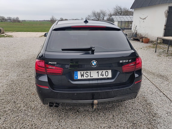 BMW 530d 4 of 5