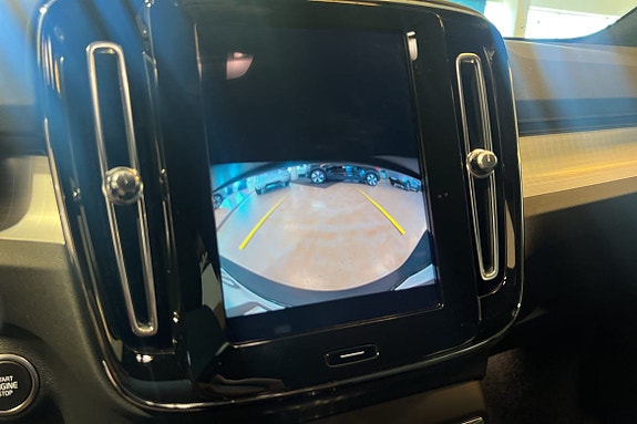 Volvo XC40 20 of 23