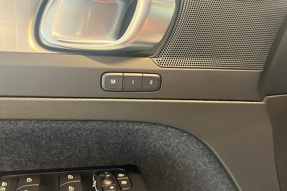 Volvo XC40 18 of 23