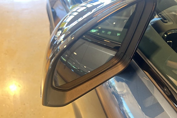 Volvo XC40 12 of 23