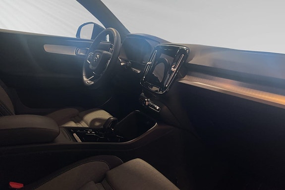 Volvo XC40 10 of 23