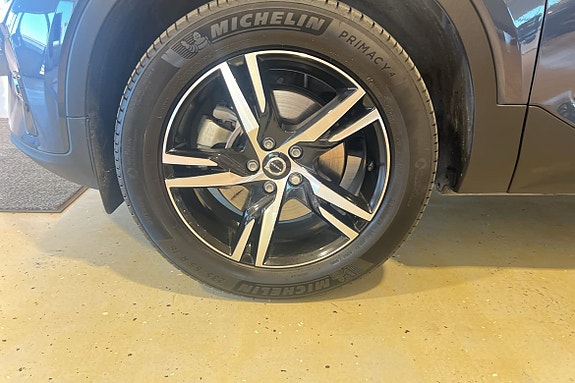 Volvo XC40 13 of 23