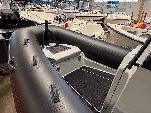 BRIG NAVIGATOR 20 MERCURY 115 HK DEMO PRIS 9 of 9