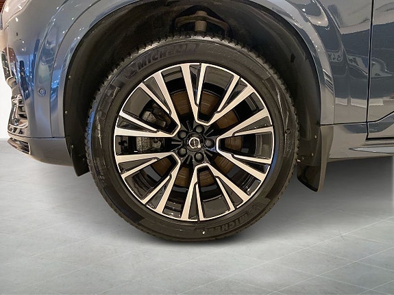 Volvo XC90 9 of 15