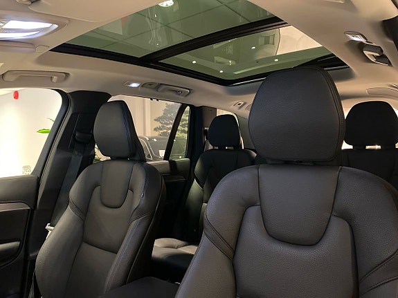 Volvo XC90 14 of 15