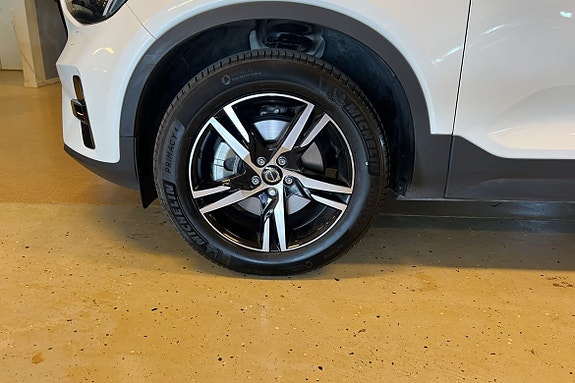 Volvo XC40 13 of 26