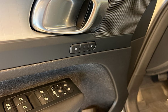 Volvo XC40 18 of 26