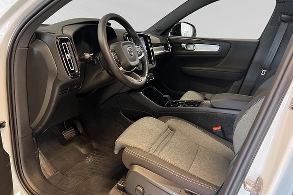 Volvo XC40 7 of 26