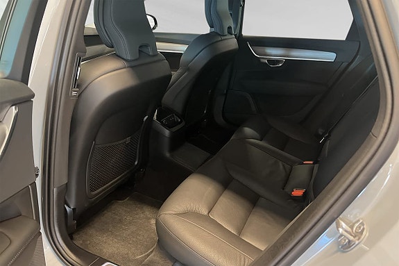 Volvo V90 8 of 25