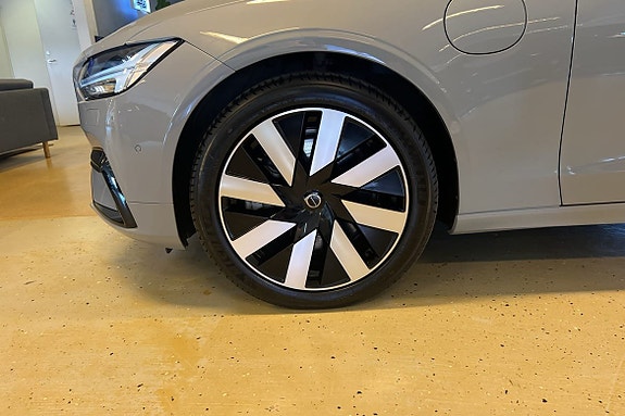Volvo V90 14 of 25