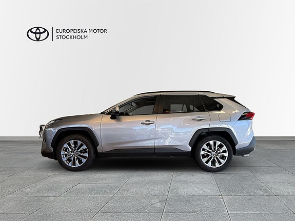 Toyota RAV4 3 of 5