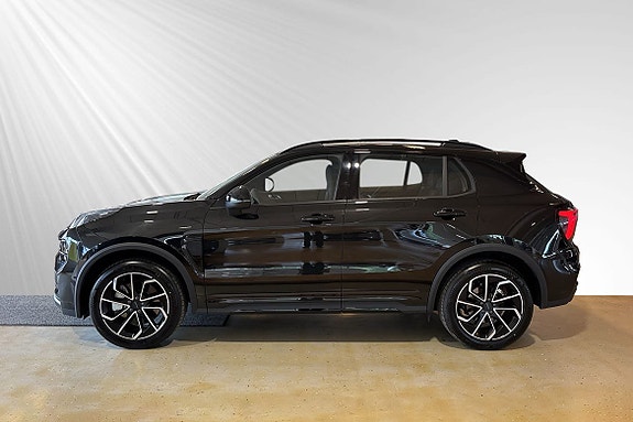Lynk & Co 01 2 of 28