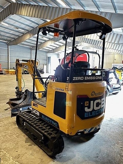 JCB 19 Etec 3 of 5
