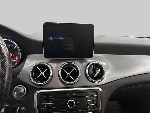 Mercedes-Benz CLA200 16 of 18