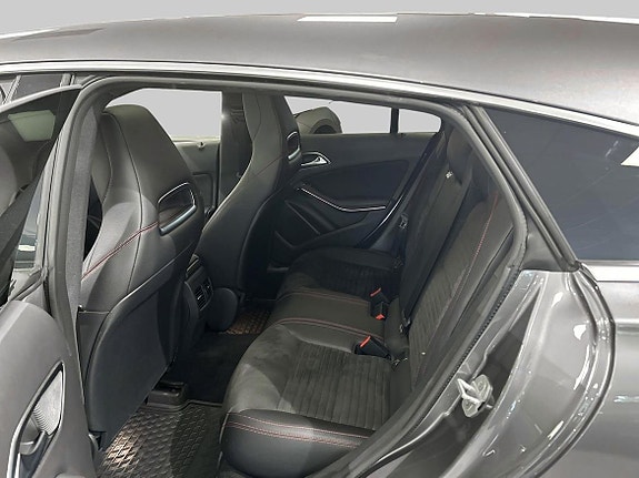 Mercedes-Benz CLA200 10 of 18