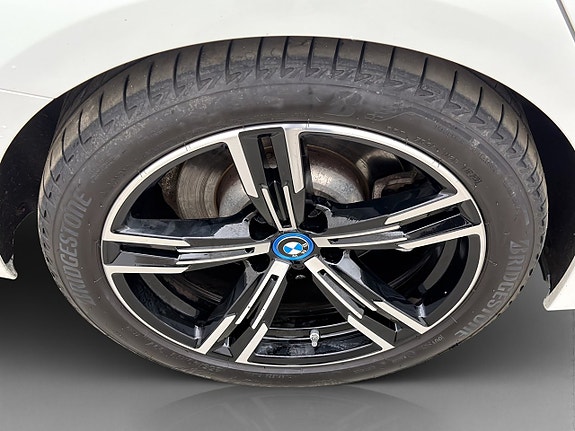 BMW 330e 30 of 30