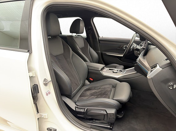 BMW 330e 10 of 30