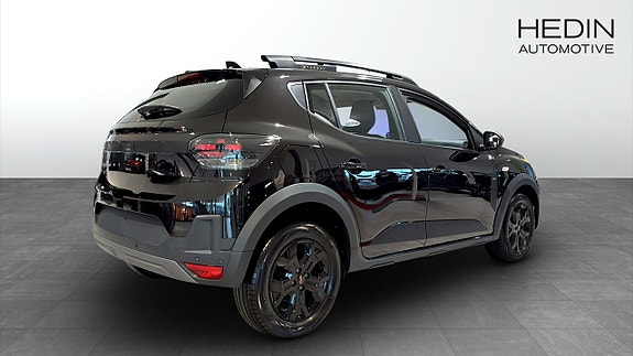 Dacia Sandero Stepway 2 of 5