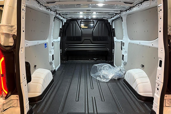 Ford E-Transit 7 of 16
