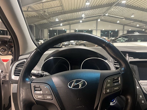 Hyundai Santa Fe 13 of 23