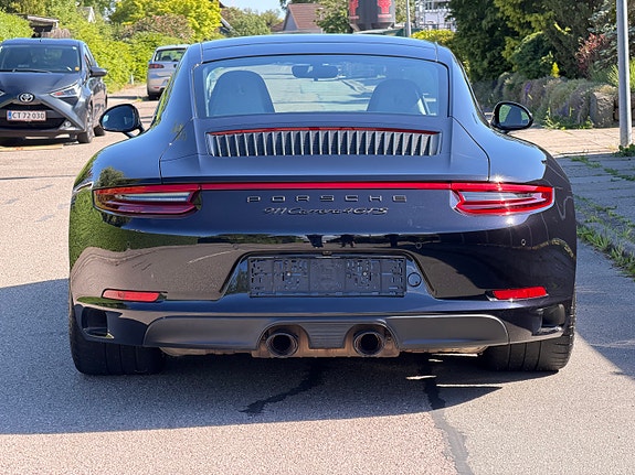 Porsche 911 Carrera 4 GTS 4 of 5