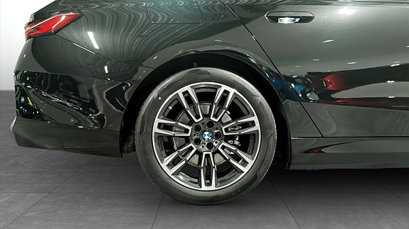 BMW 530e 9 of 12