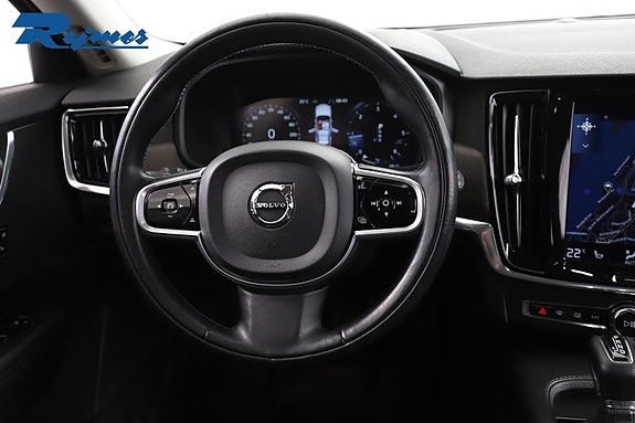 Volvo V90 Cross Country 4 of 5