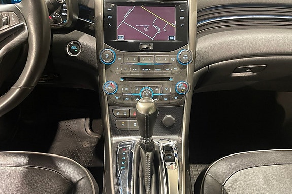 Chevrolet Malibu 12 of 17