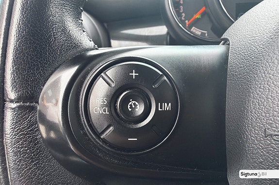 MINI Cooper S 18 of 24