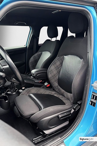 MINI Cooper S 16 of 24
