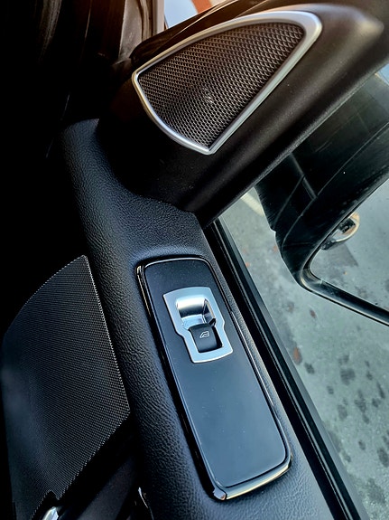 Land Rover Discovery 4 12 of 21
