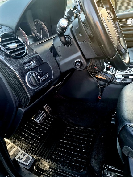 Land Rover Discovery 4 10 of 21