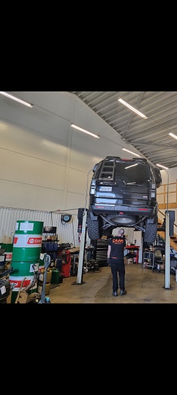 Land Rover Discovery 4 23 of 27