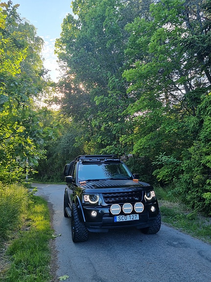 Land Rover Discovery 4 2 of 5