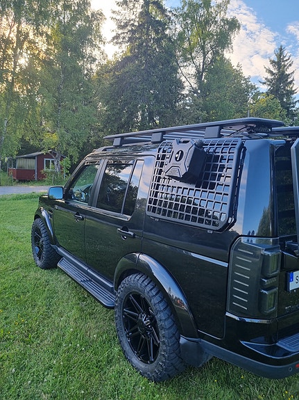Land Rover Discovery 4 5 of 5