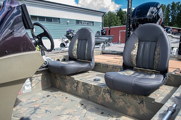 Tracker Grizzly 1754 SC Mercury F80 9 of 12